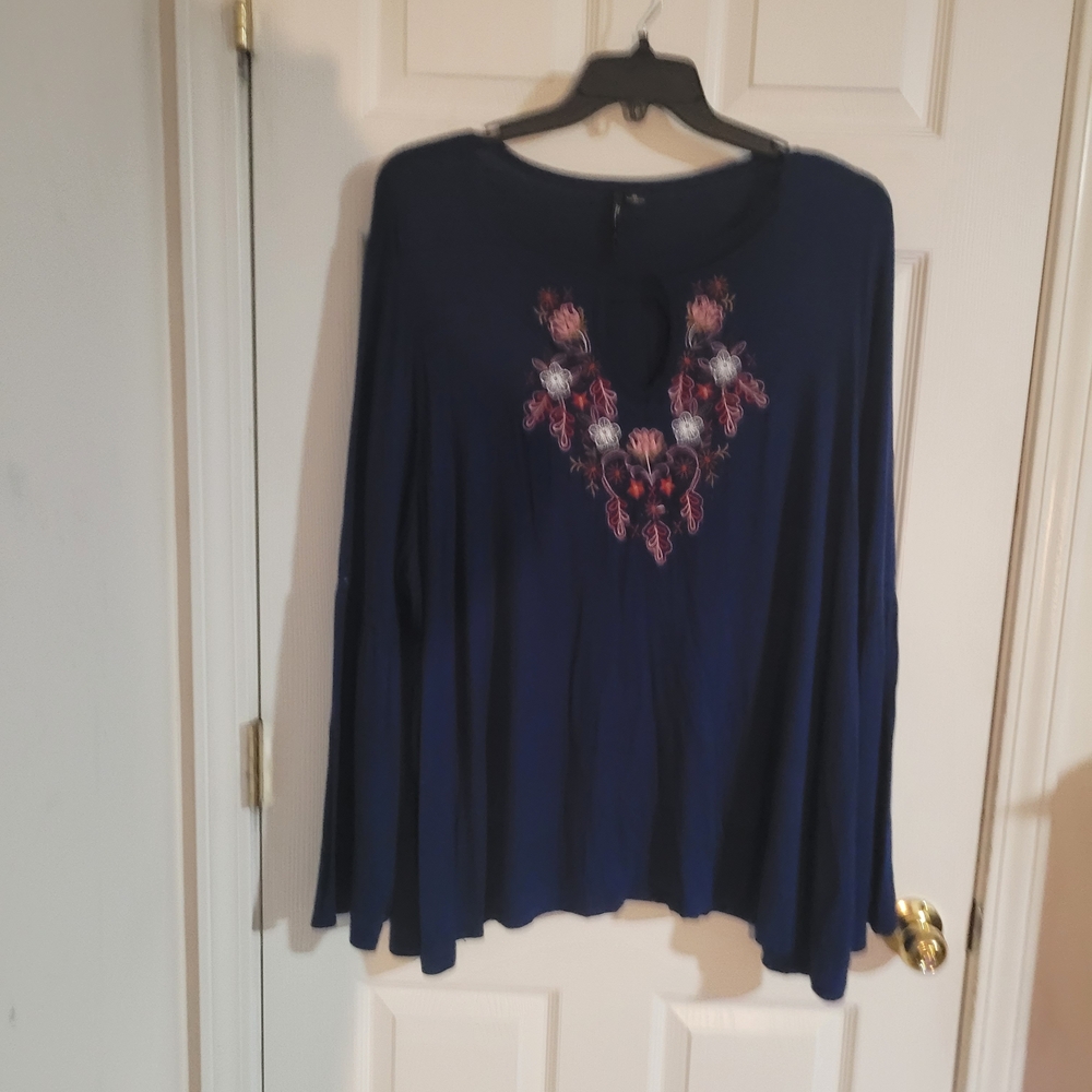 New Directions Navy Floral Blouse